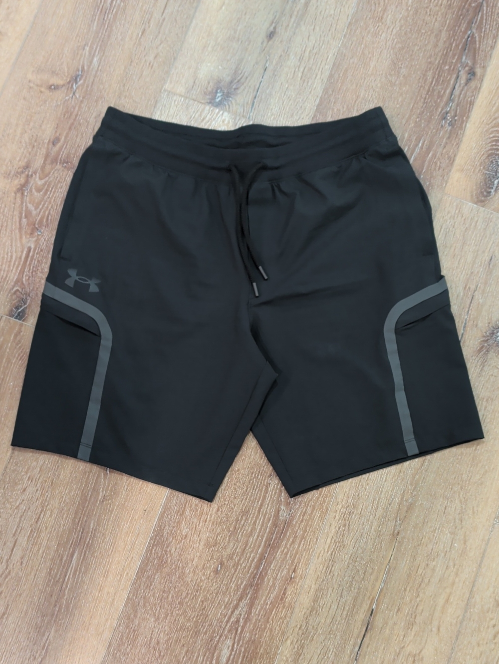 Under Armour Sportstyle Elite Tech Cargo Shorts - Black, Size 40
